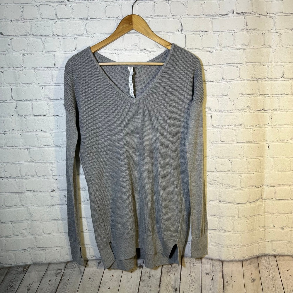 Lululemon Gray V-Neck Waffle Knit Sweater Cashmere Blend Thumbholes Size 12